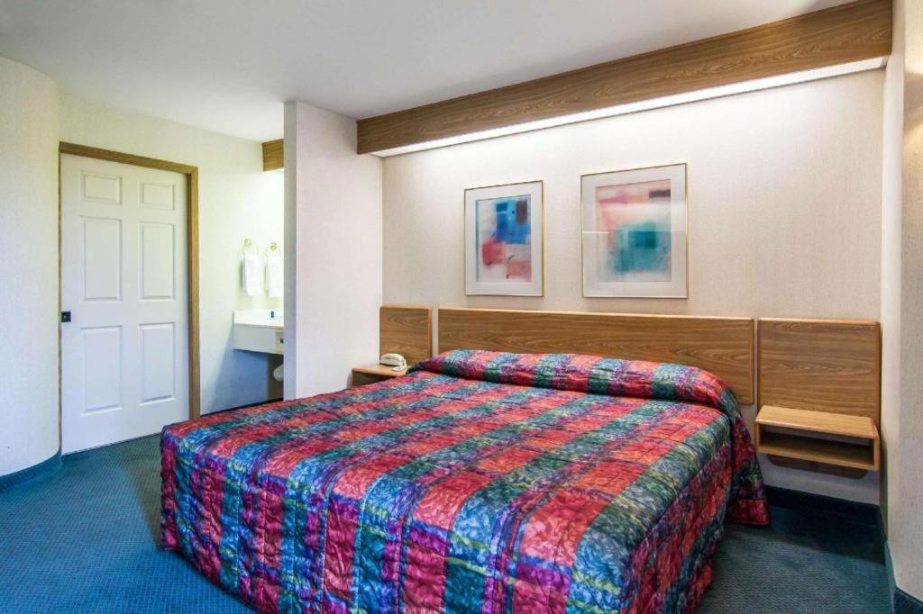 Rodeway Inn Salem Buitenkant foto